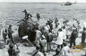Soyuz TM-11 recovery