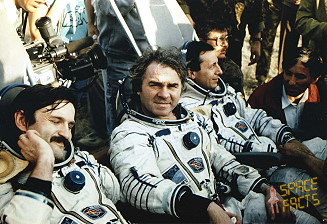 Soyuz TM-14 recovery