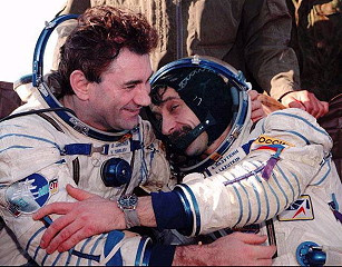 Soyuz TM-25 recovery