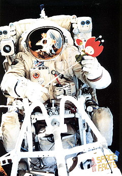 Soyuz TM-8 - EVA Serebrov
