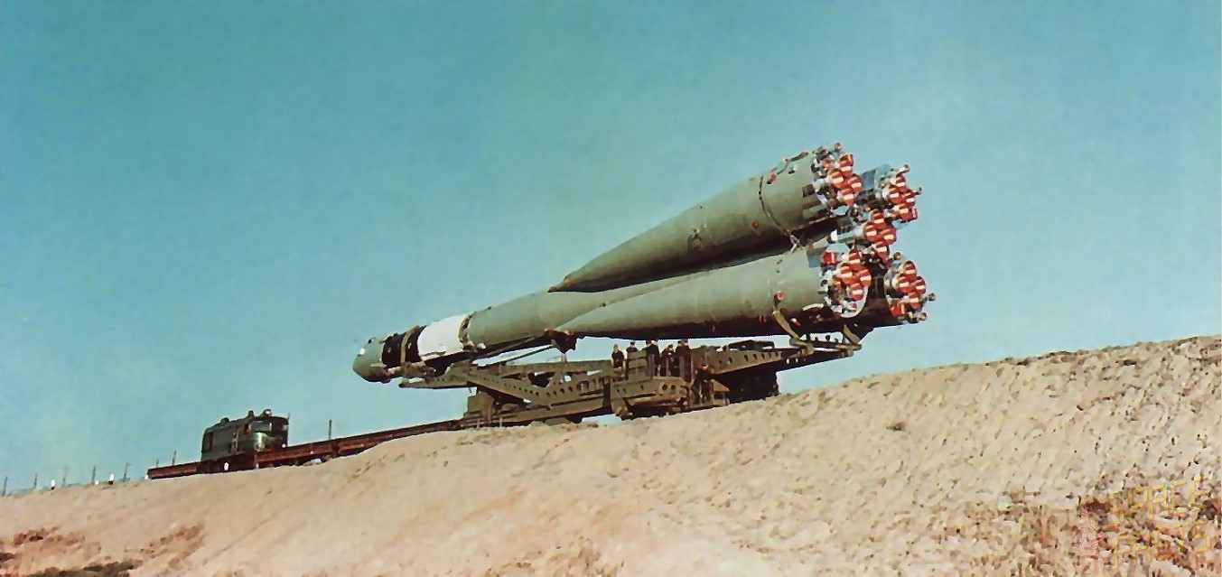 Voskhod 1 rollout