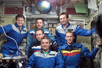 traditional in-flight photo Soyuz TMA-1