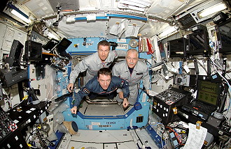 traditional in-flight photo Soyuz TMA-6