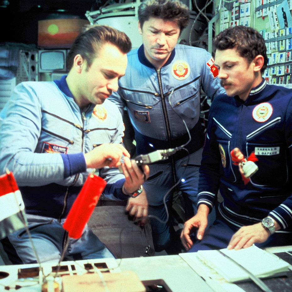 Crew Soyuz 36 an Bord von Saljut 6
