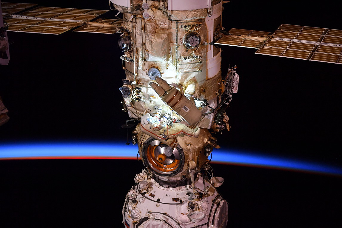 EVA Oleg Artemyev and Denis Matveyev on April 18,2022