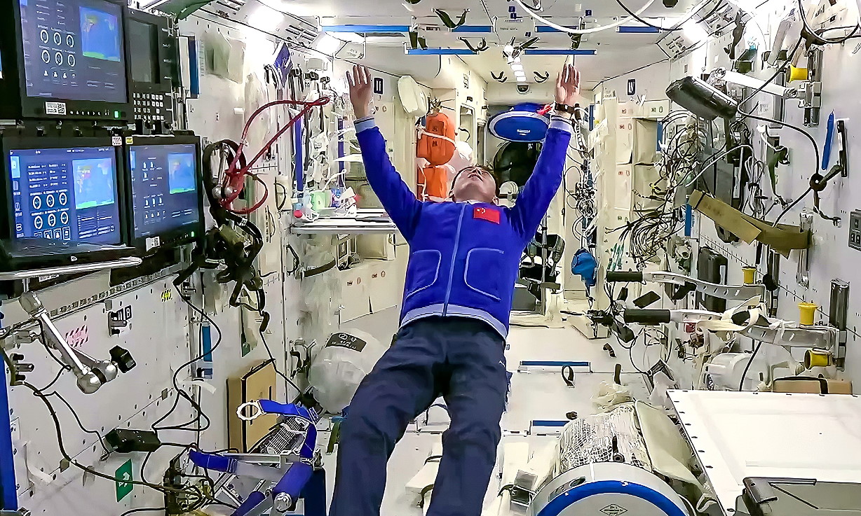 life onboard Tiangong