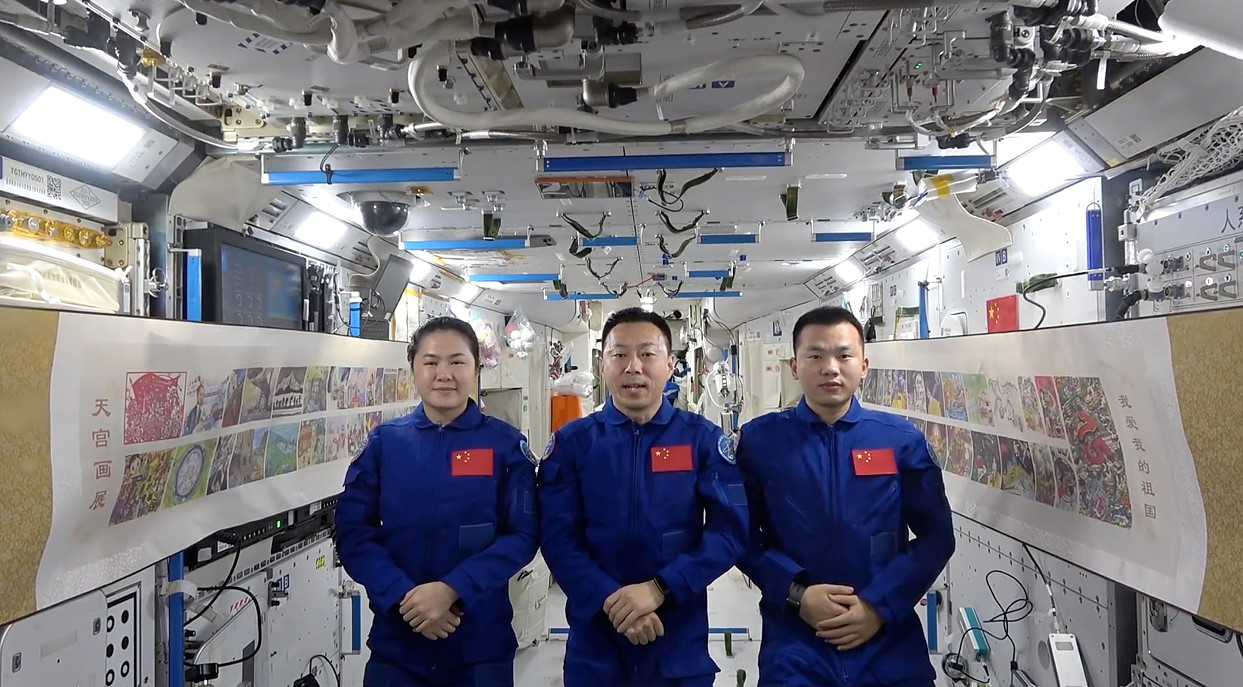 life onboard Tiangong