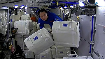 life onboard Tiangong