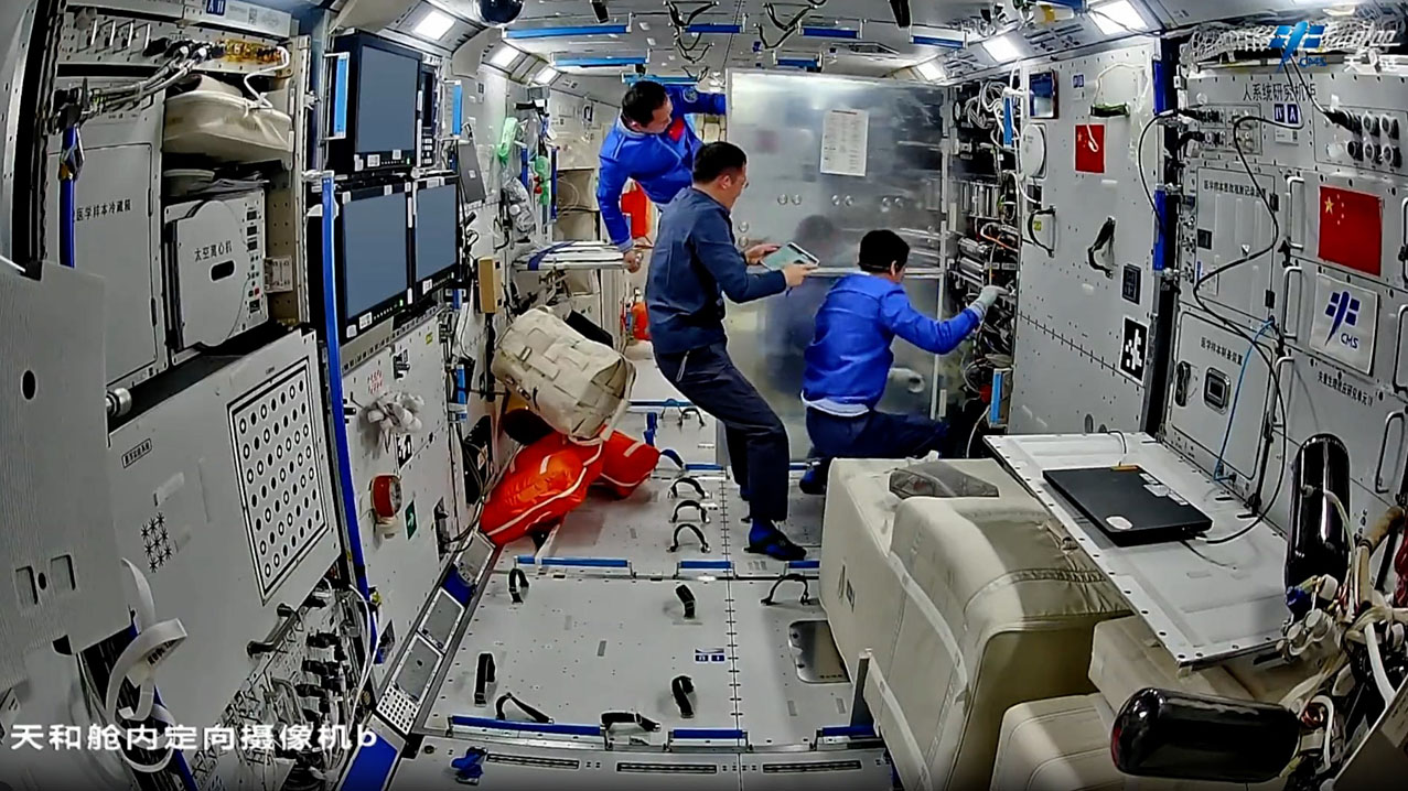 life onboard Tiangong