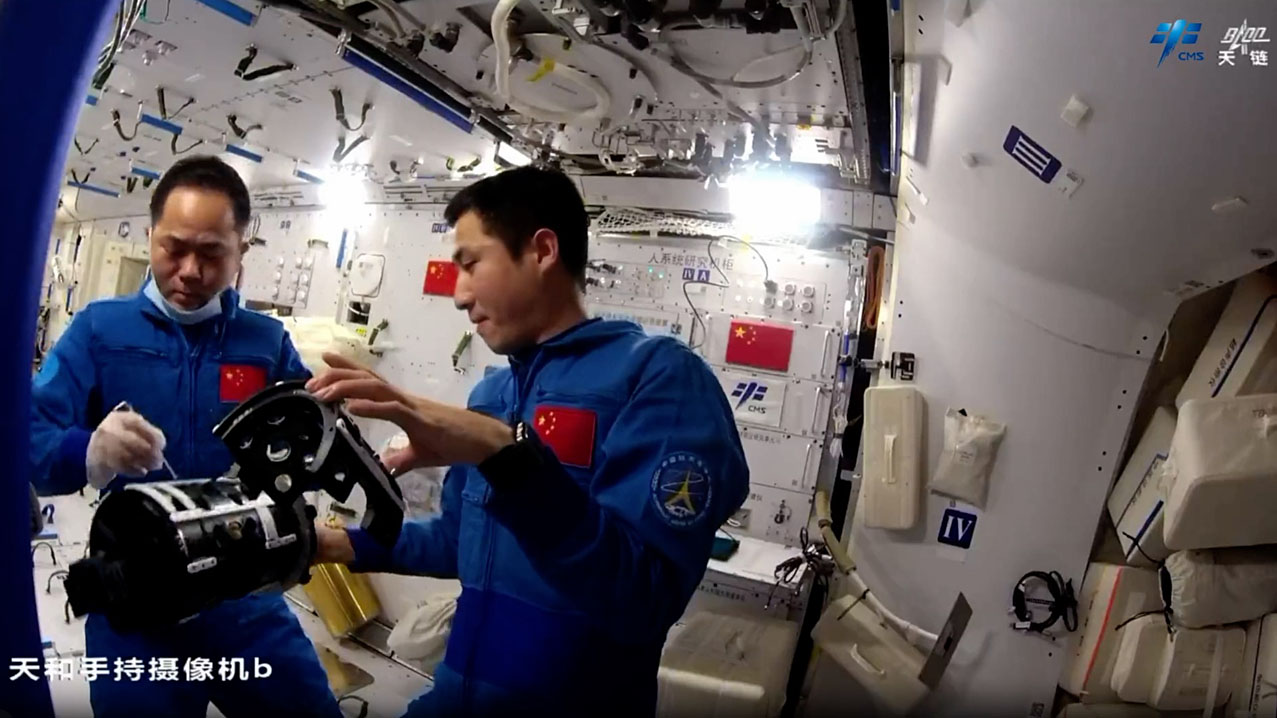 life onboard Tiangong