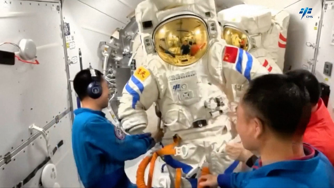 life onboard Tiangong