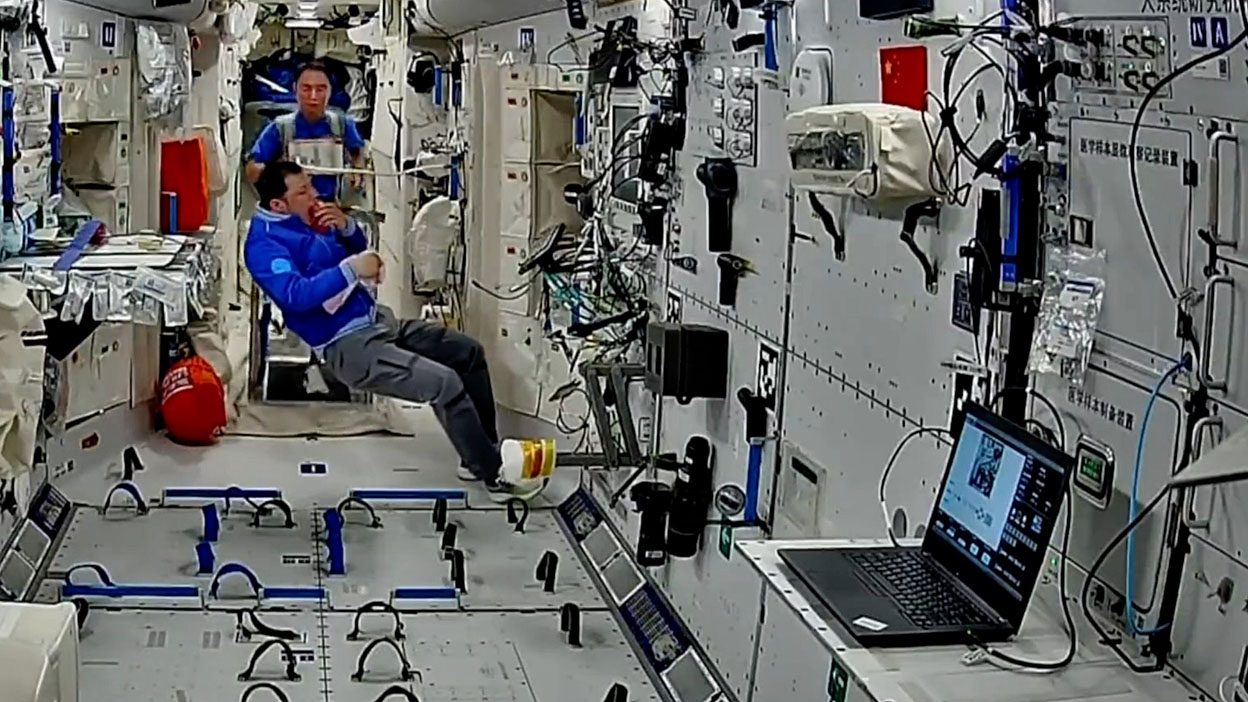 life onboard Tiangong