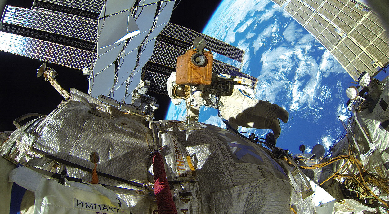 EVA Sergei Kud-Sverchkov on November 18, 2020