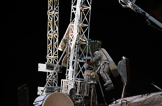 EVA Onufriyenko and Usachyov