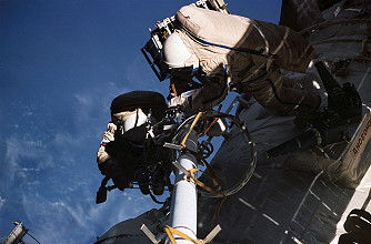 EVA Onufriyenko and Usachyov