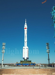Shenzhou-11 rollout