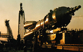 Soyuz TM-11 rollout