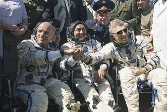 Soyuz TM-31 recovery