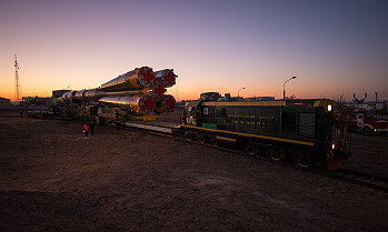 Soyuz TMA-06M rollout