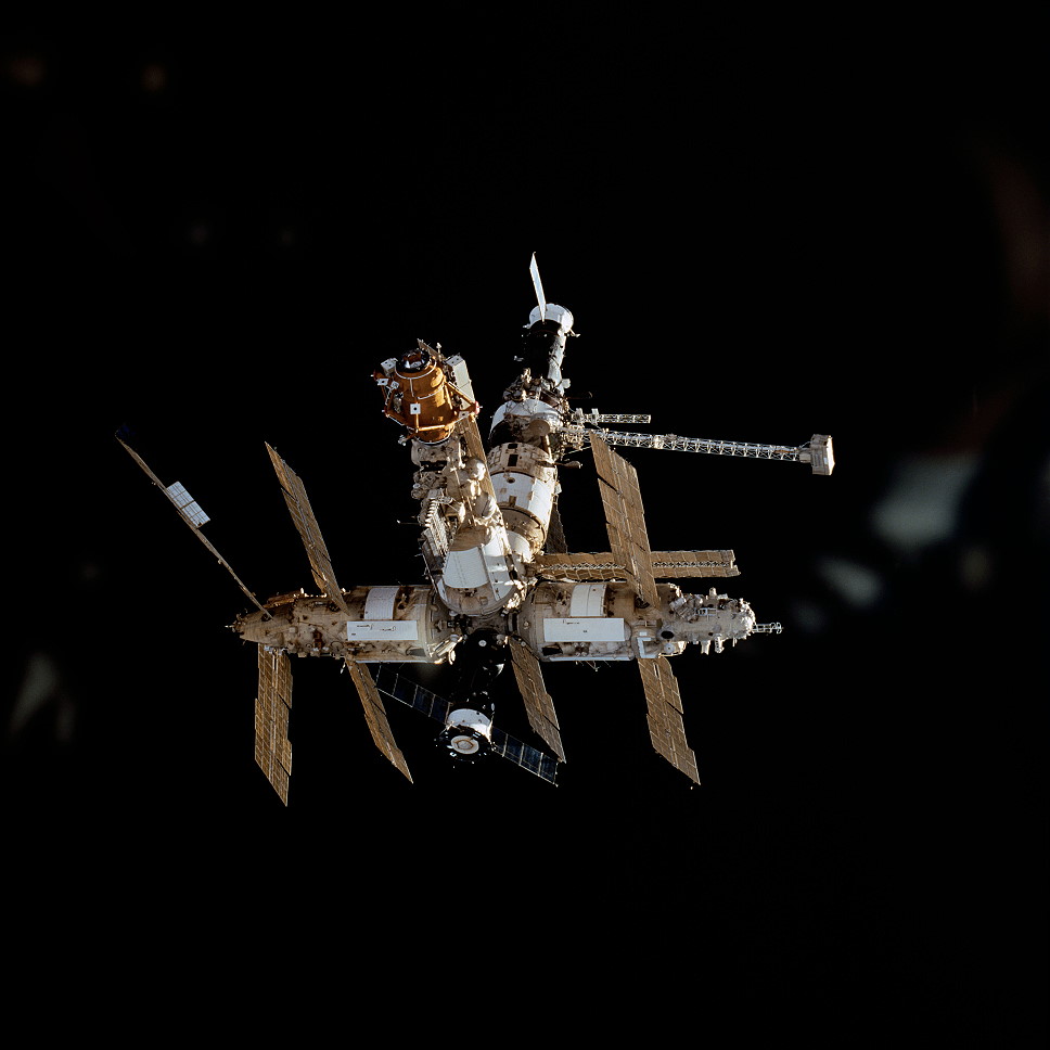 Mir von STS-74 aus gesehen