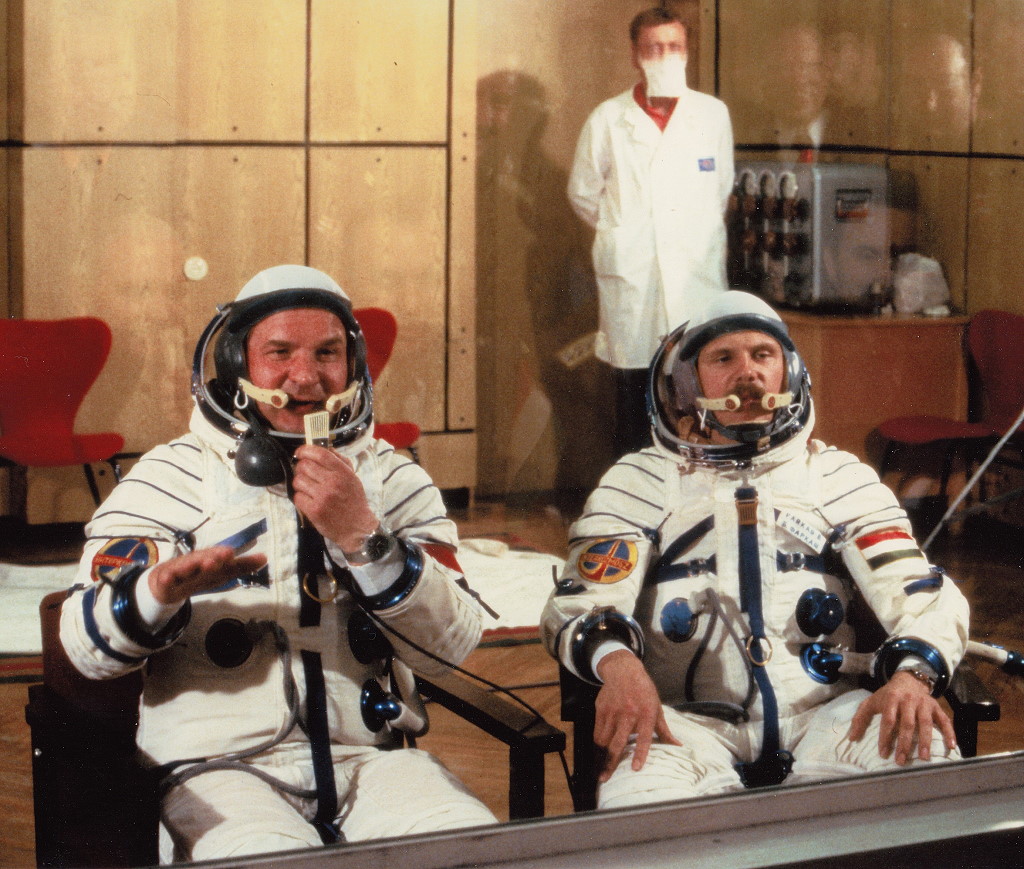 Soyuz 36 press conference