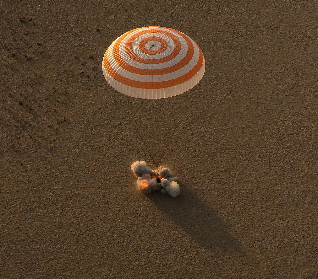 Soyuz MS-04 landing