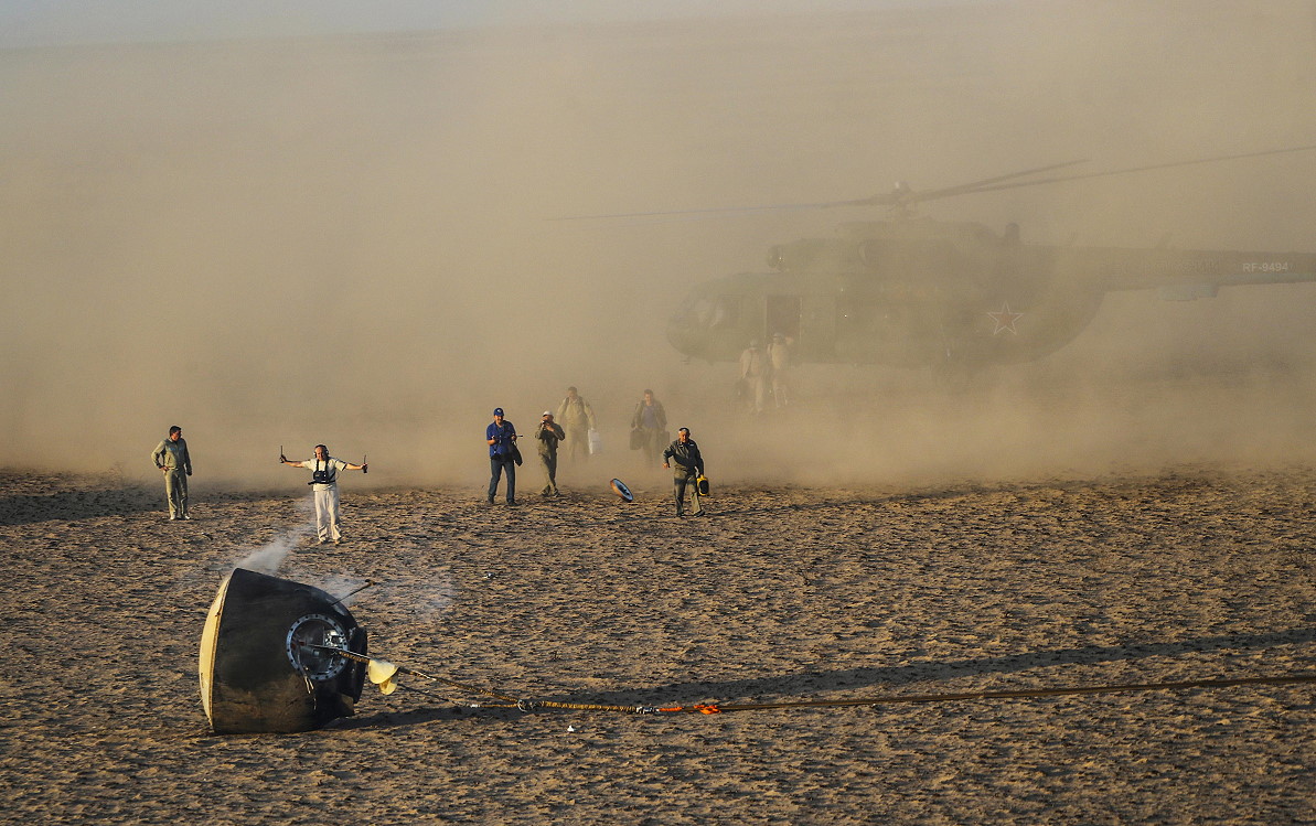 Soyuz MS-04 recovery