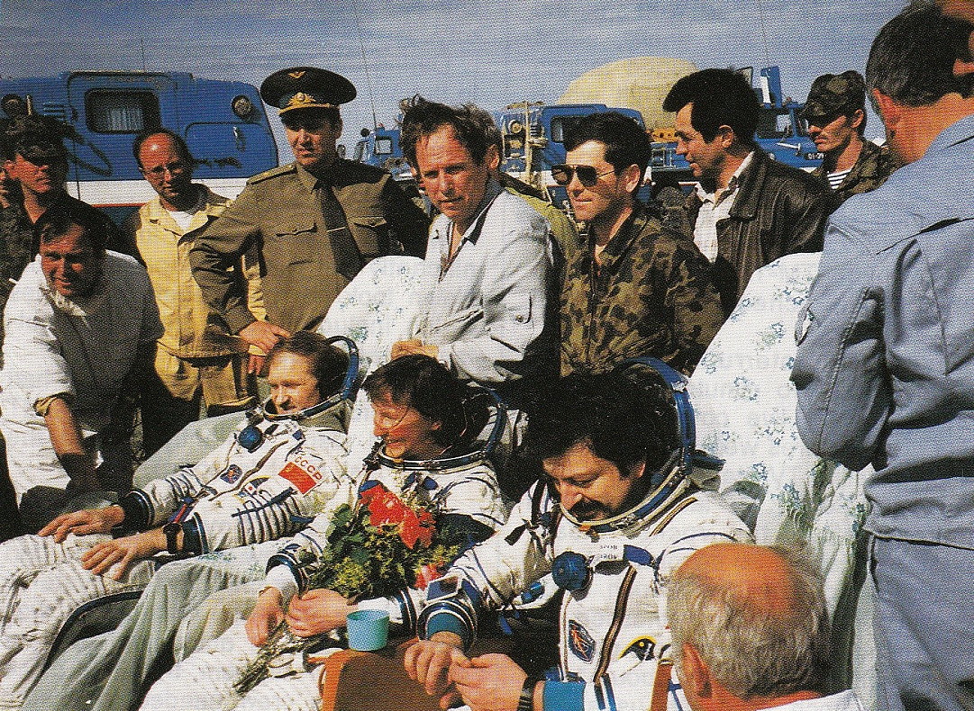 Soyuz TM-11 recovery