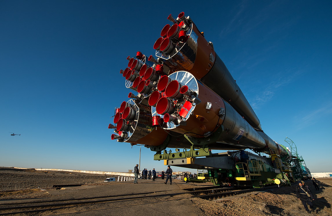 Sojus TMA-16M auf dem Weg zur Startrampe
