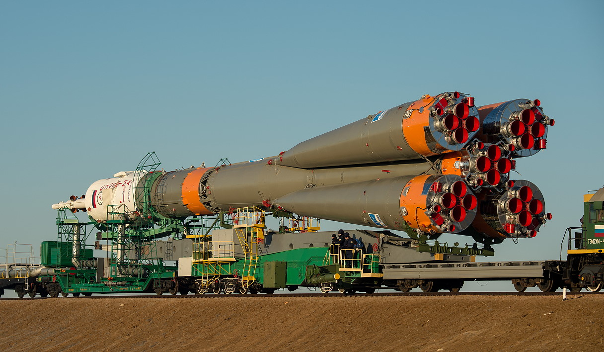 Sojus TMA-16M auf dem Weg zur Startrampe