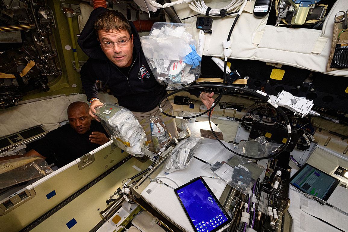 Reid Wiseman onboard Orion