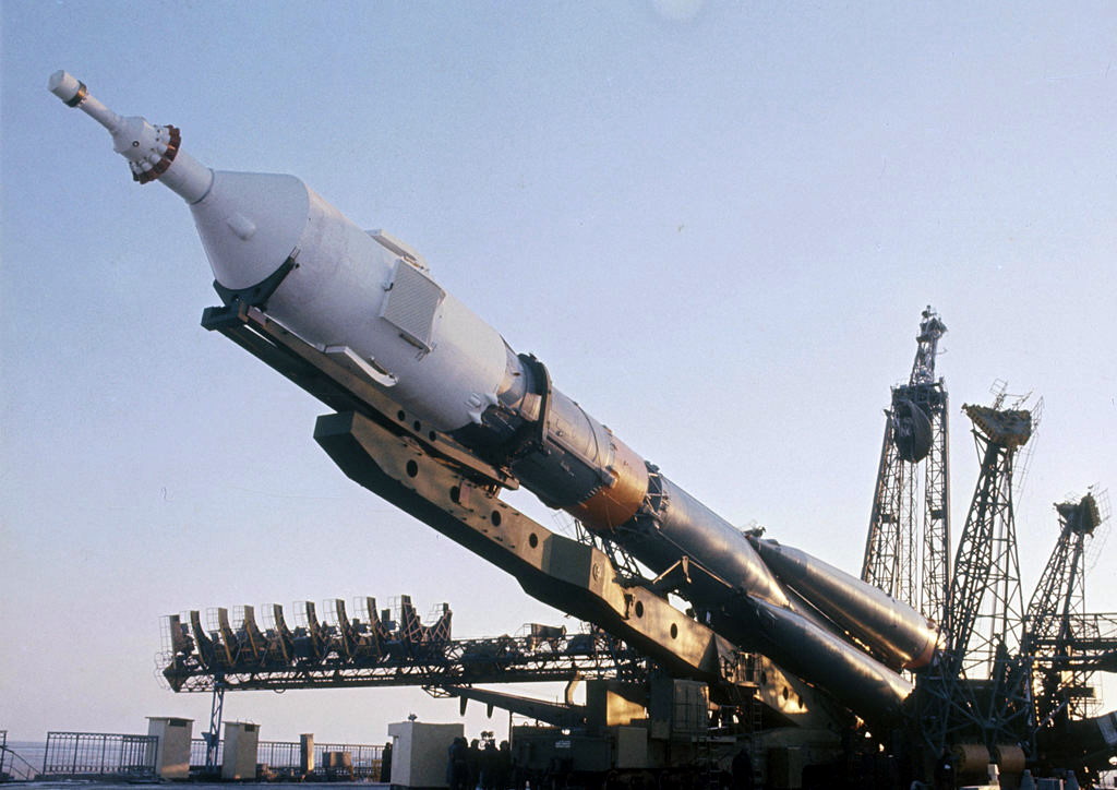 Soyuz 28 rollout