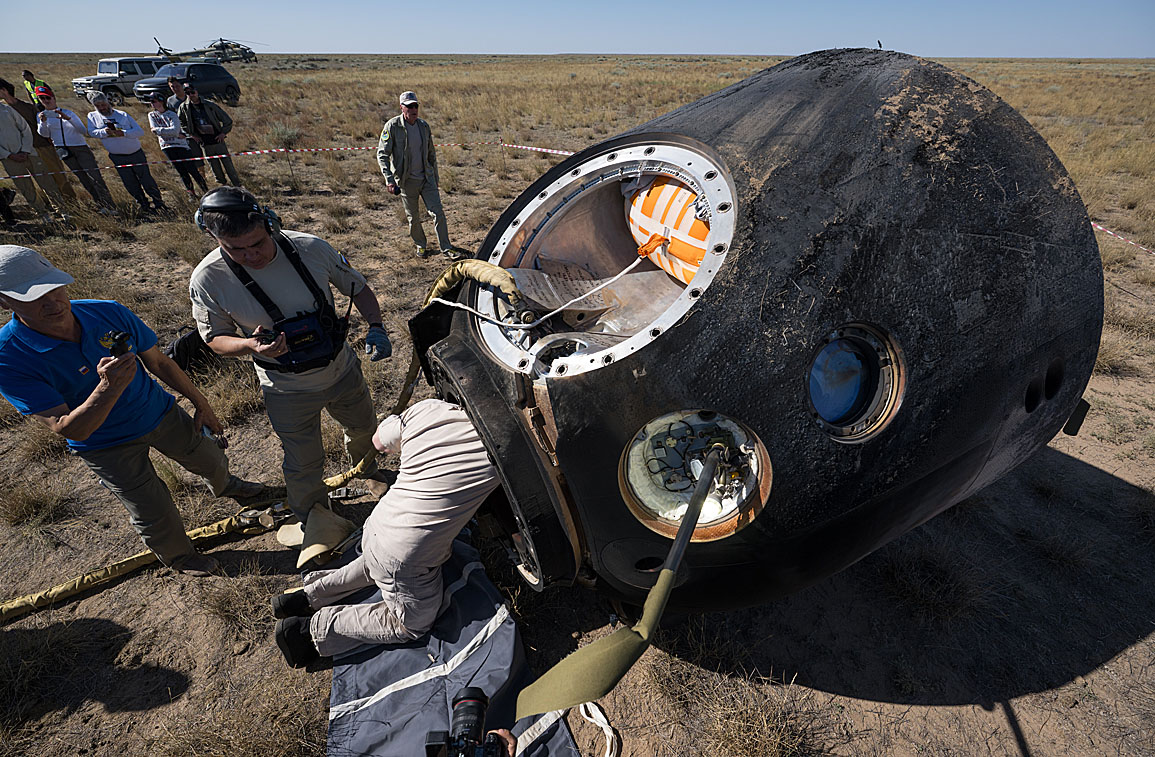 Soyuz MS-28 recovery