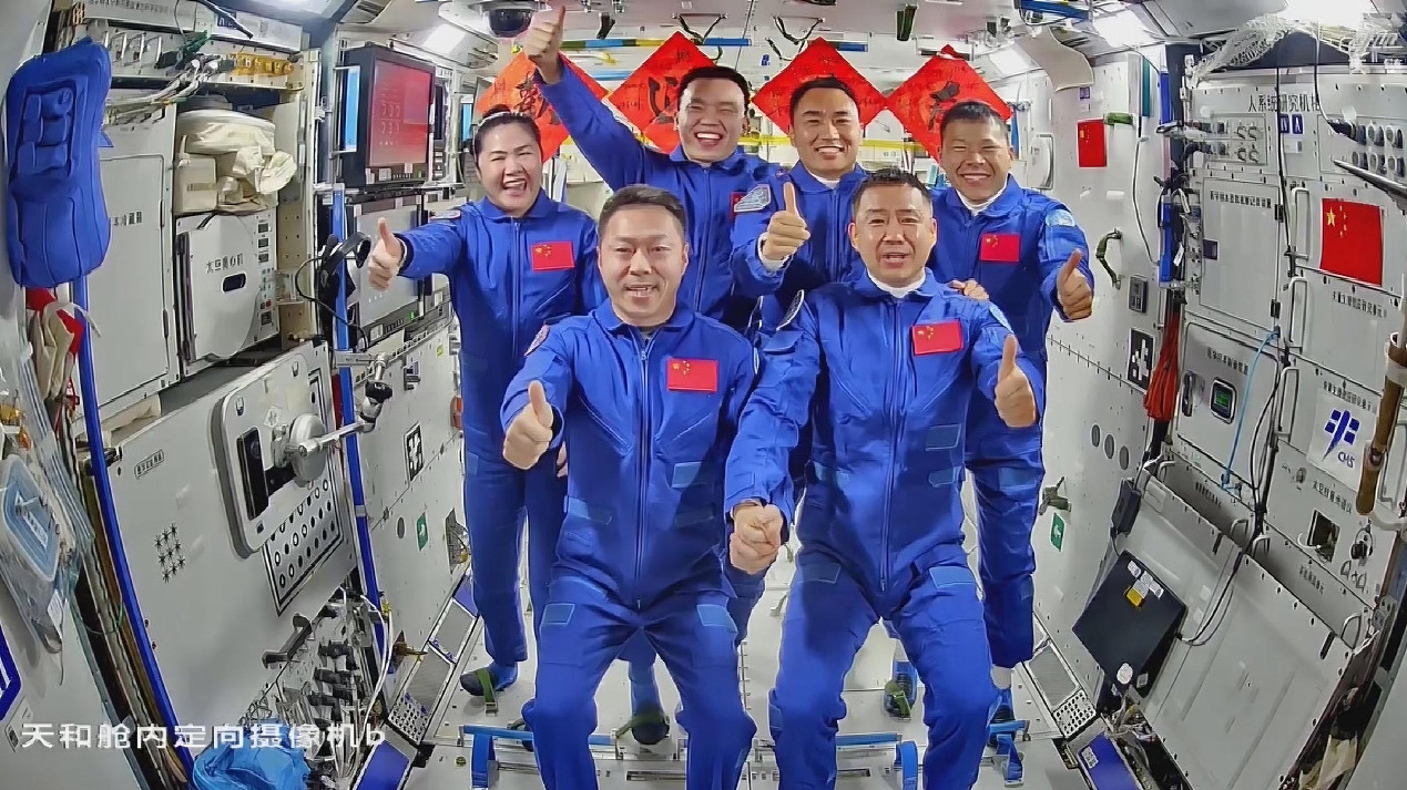 Crews Shenzhou-19 and Shenzhou-20 together onboard Tiangong