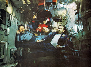 Crew Soyuz 27 onboard Salyut 6