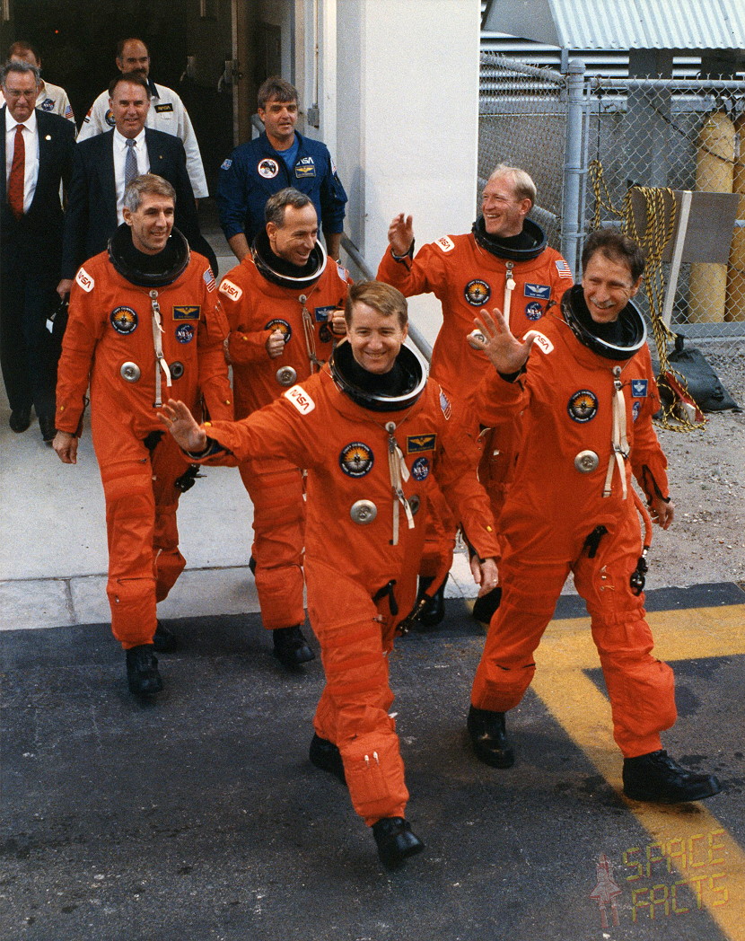 Crew STS-38 walkout