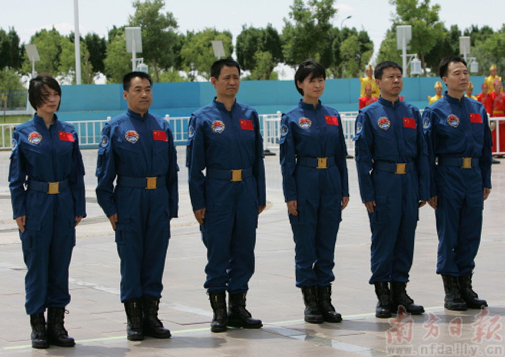 Crew Shenzhou-9 (prime and backup)