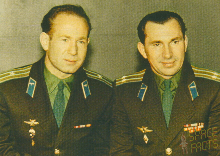Crew Voskhod 2