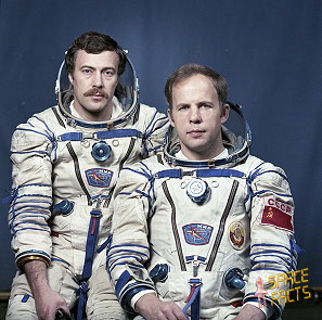 Crew Soyuz TM-8 backup