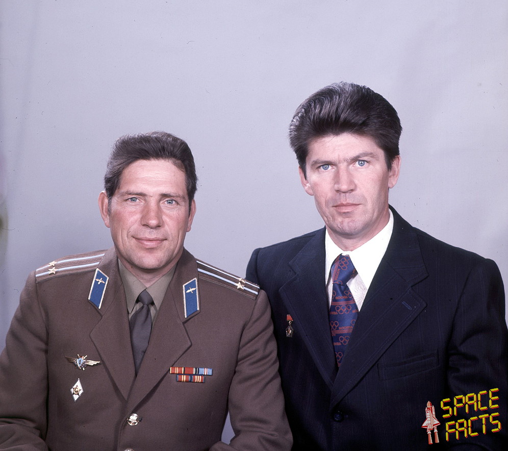 Crew Soyuz 32
