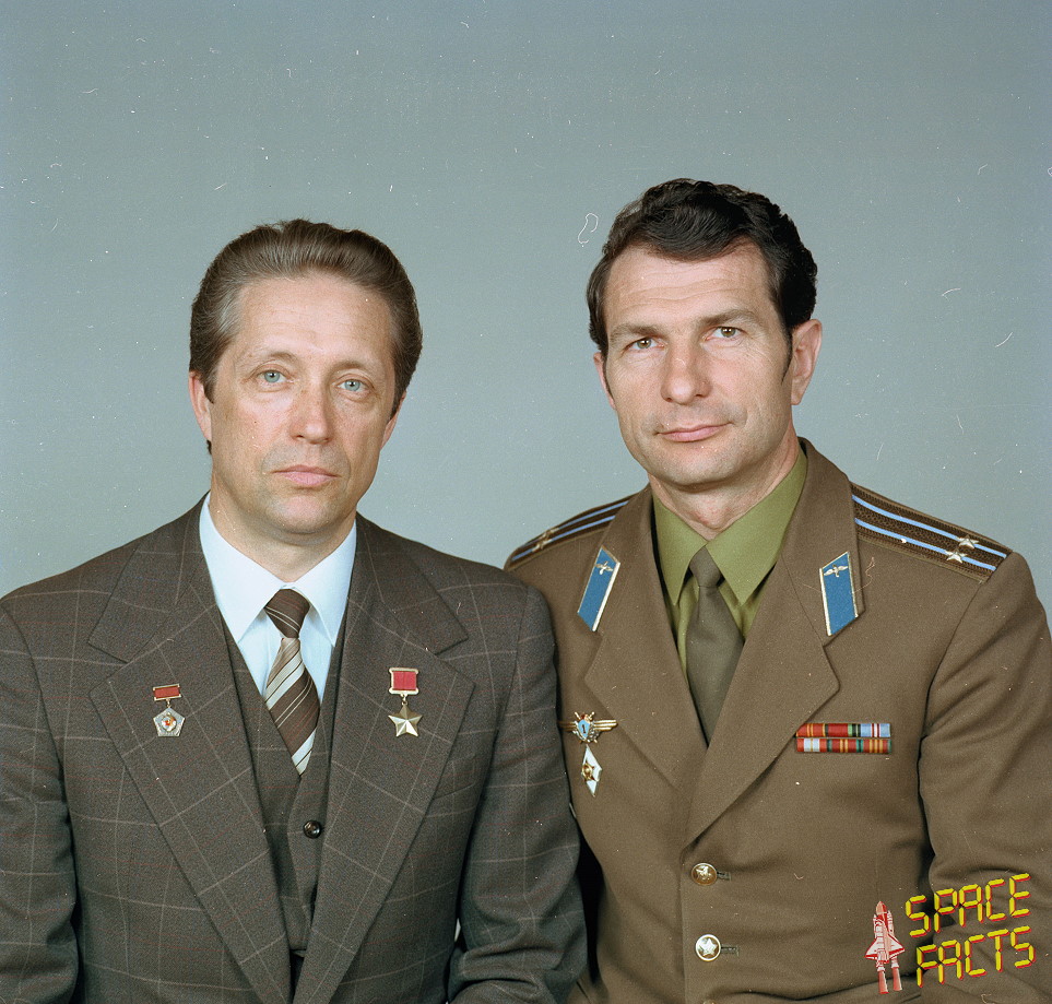 Crew Soyuz T-2