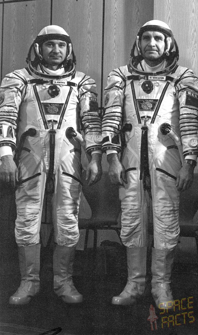 Crew Soyuz T-2 (double)